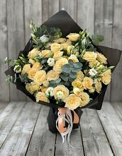 Букет цветов из:  Розы и Лизиантусы в Колюбакино