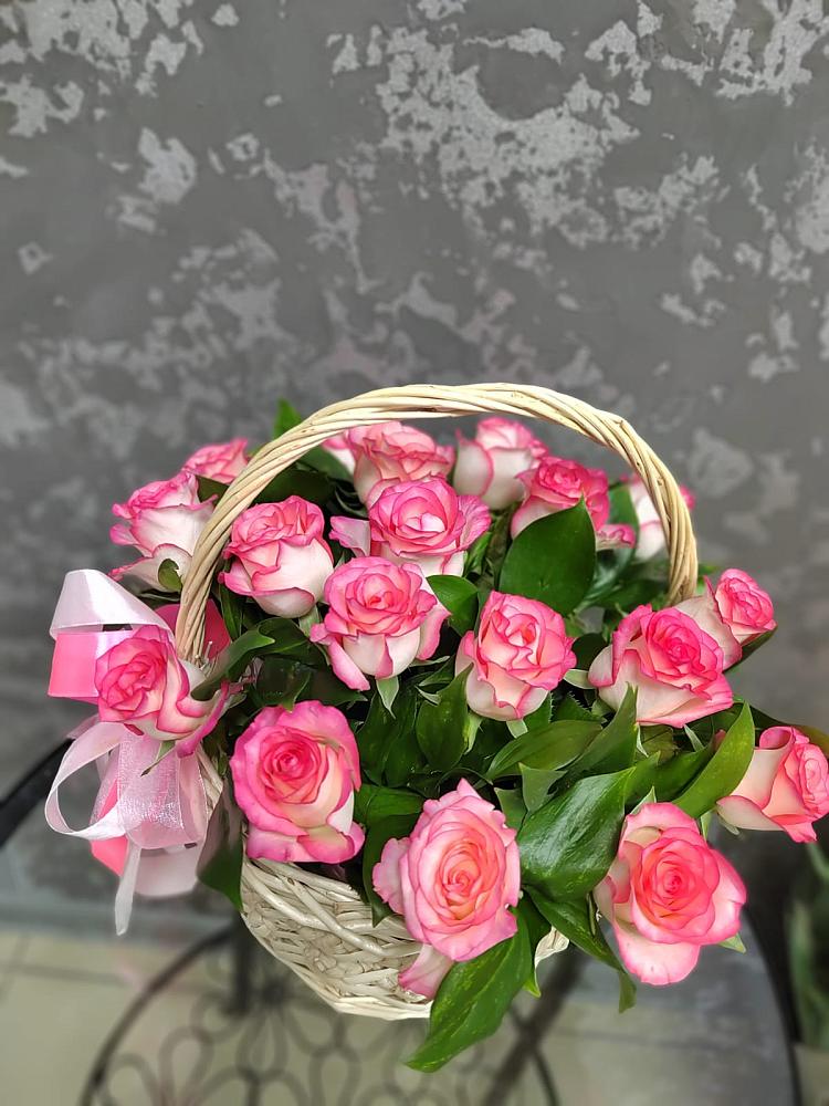 Цветочная композиция из Розы в корзине в Колюбакино