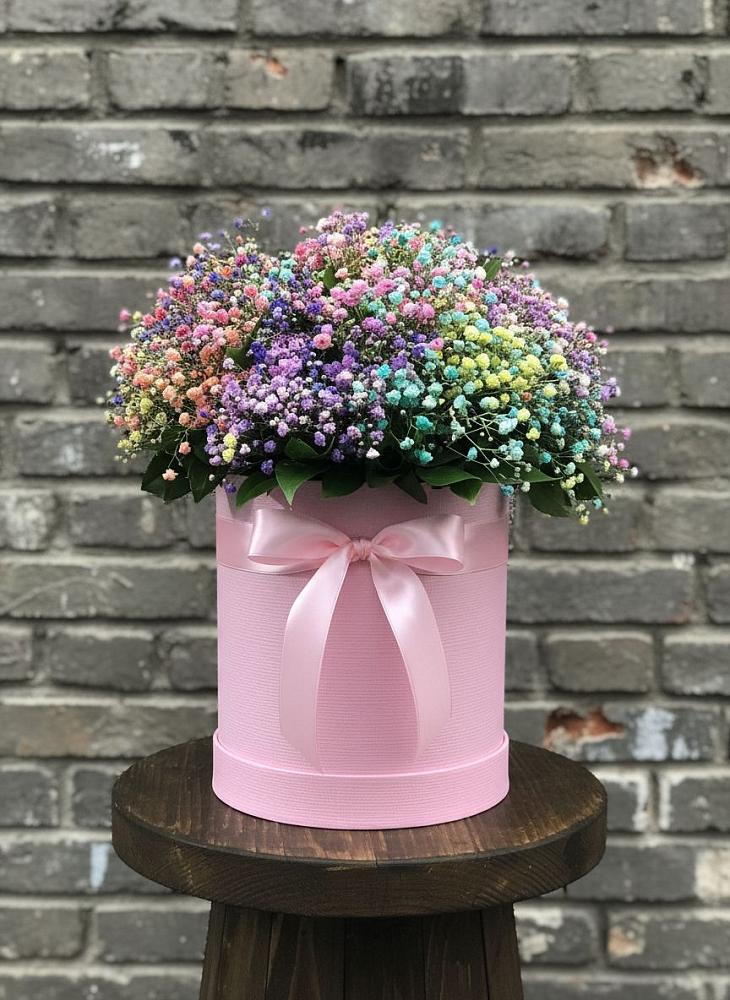 Цветочная композиция из Гипсофила и Розы в шляпной коробке в Колюбакино