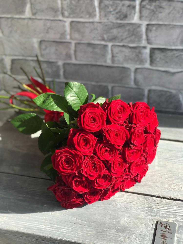 Букет Красные розы Фридом в Колюбакино