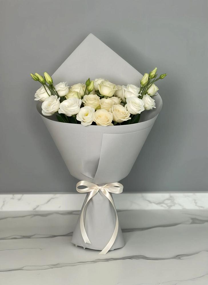 Букет цветов из: Розы и Лизиантусы в Колюбакино