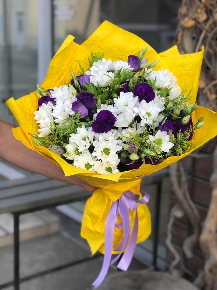 Букет цветов из: Ирисы, Хризантемы и Ромашки в Колюбакино