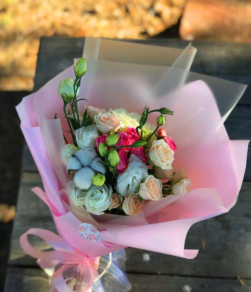 Букет цветов из: Розы и Лизиантусы в Колюбакино