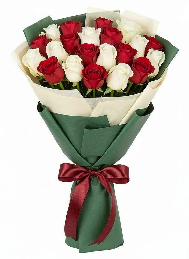 Букет Микс из красных и белых роз в Колюбакино