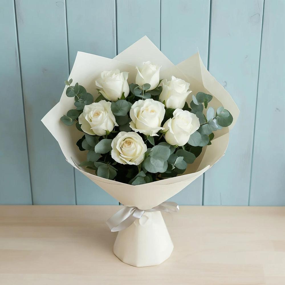 Букет Белые розы в Эвкалипте в Колюбакино