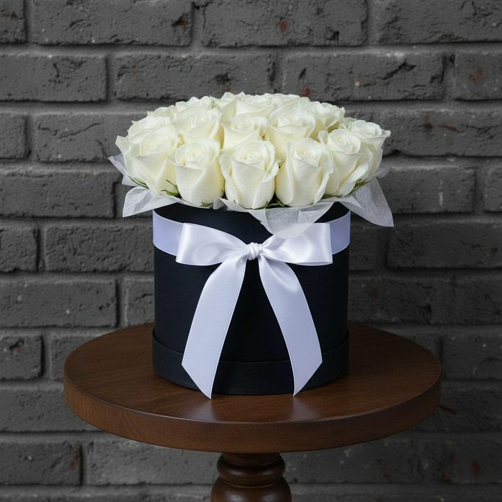 Цветочная композиция из Розы в шляпной коробке в Колюбакино