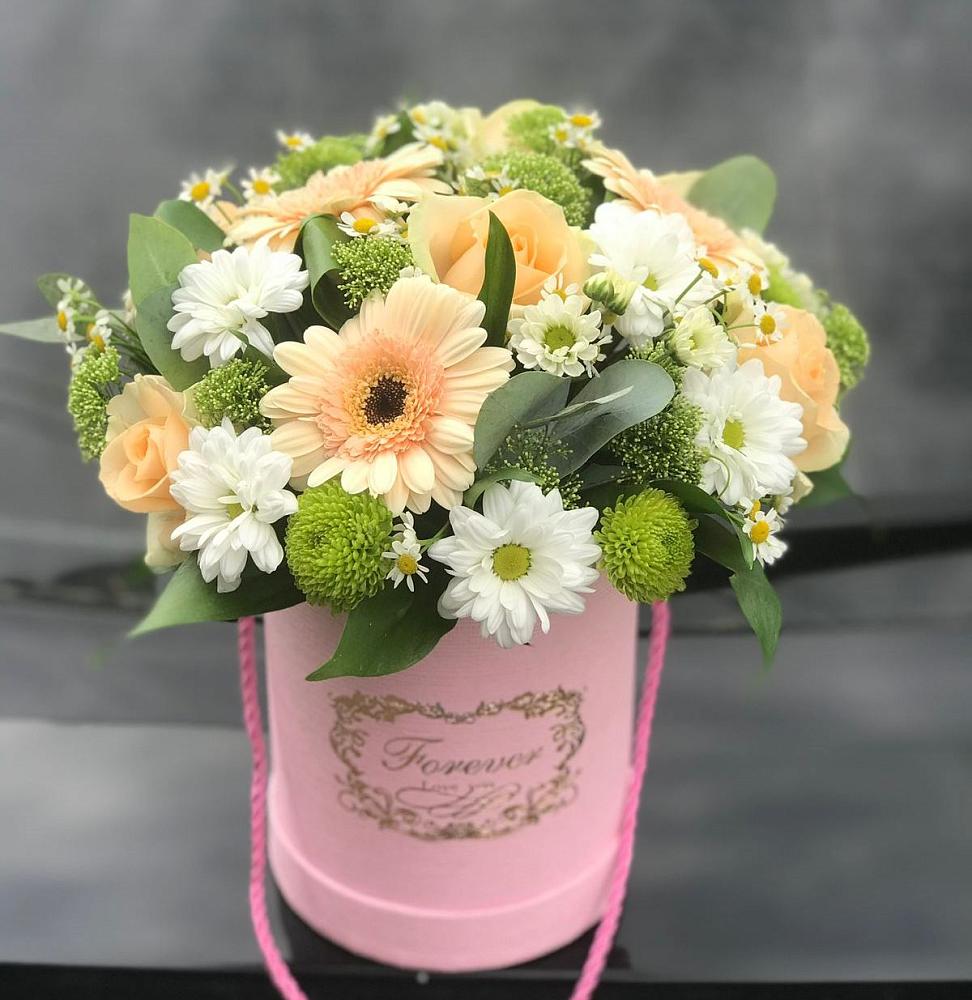 Цветочная композиция из Розы, Герберы и Хризантемы в шляпной коробке в Колюбакино