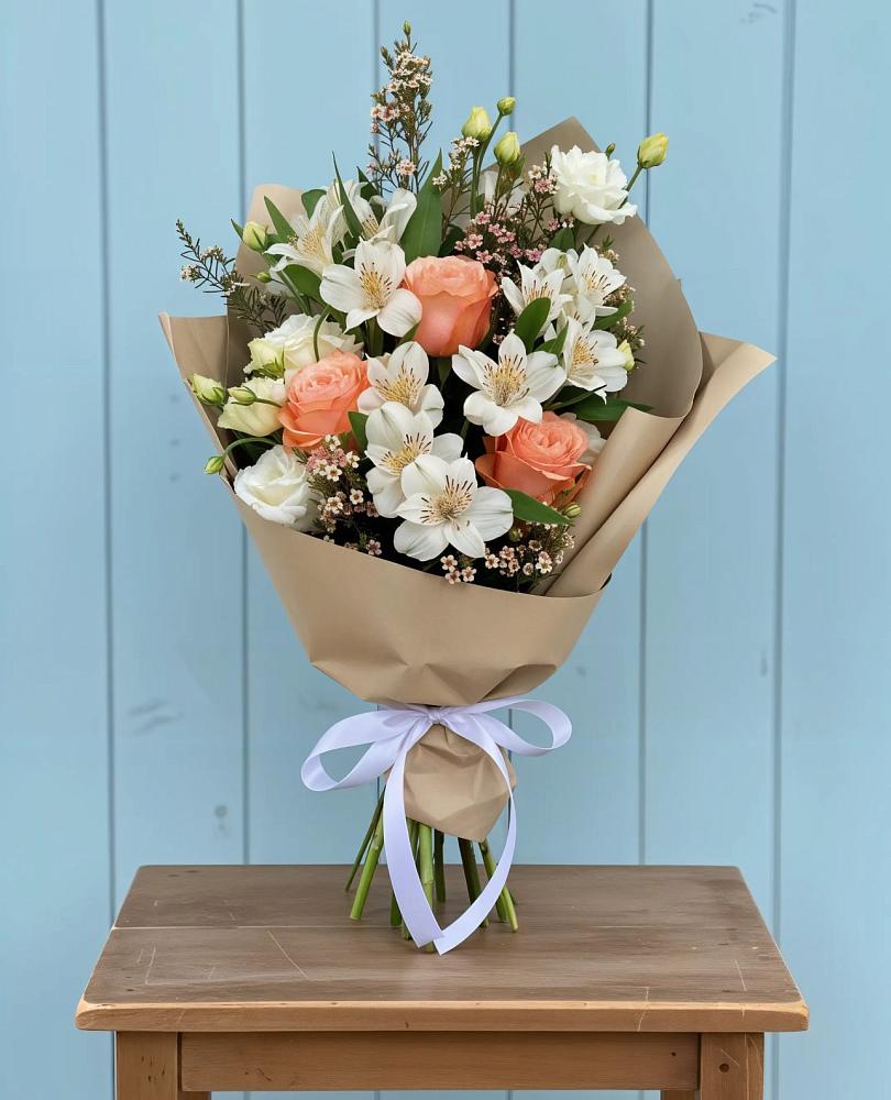 Букет цветов из: Альстромерии, Лизиантусы, Розы и Хризантемы в Колюбакино