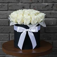 Цветочная композиция из Розы в шляпной коробке в Колюбакино