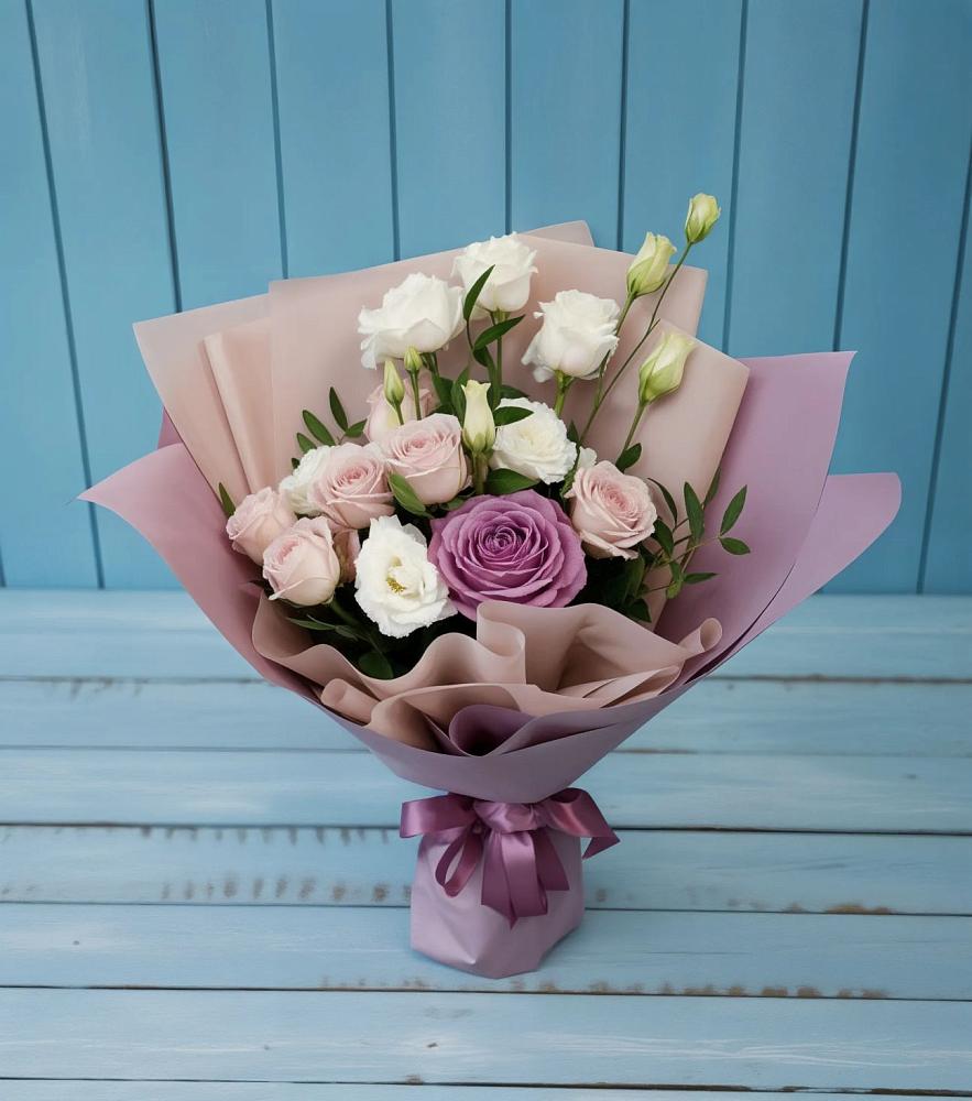 Букет цветов из: Розы и Лизиантусы в Колюбакино